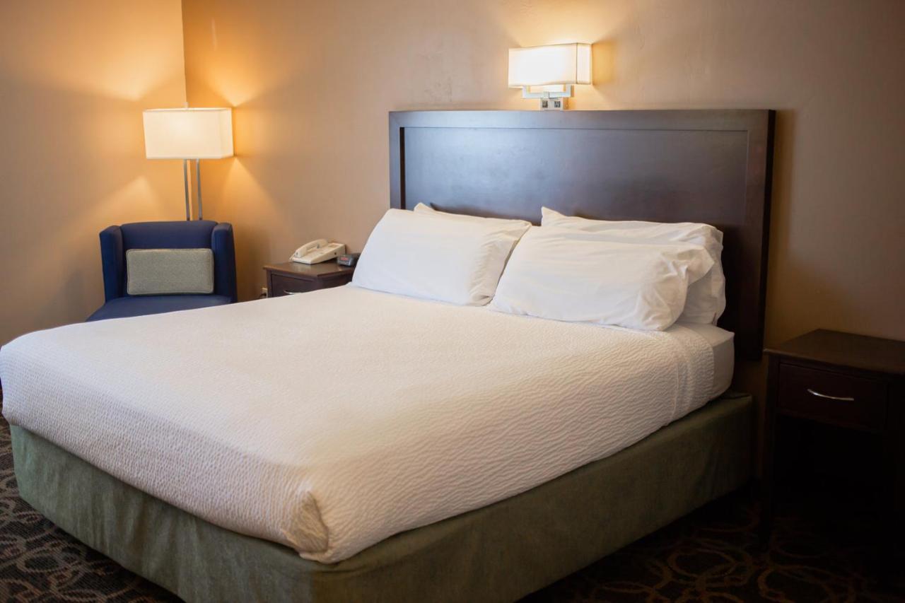 Inn At The Canyons Монтичело Екстериор снимка