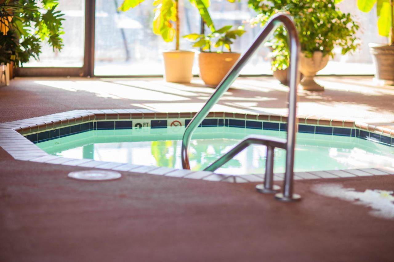 Inn At The Canyons Монтичело Екстериор снимка